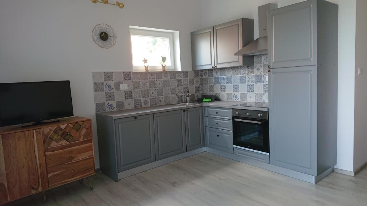 Irena Apartment Крес Екстериор снимка