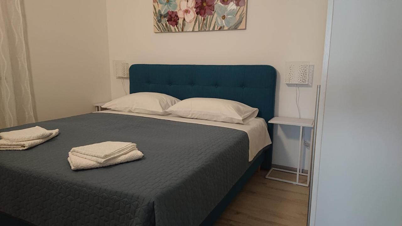 Irena Apartment Крес Екстериор снимка