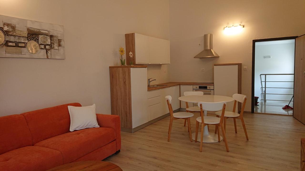 Irena Apartment Крес Екстериор снимка