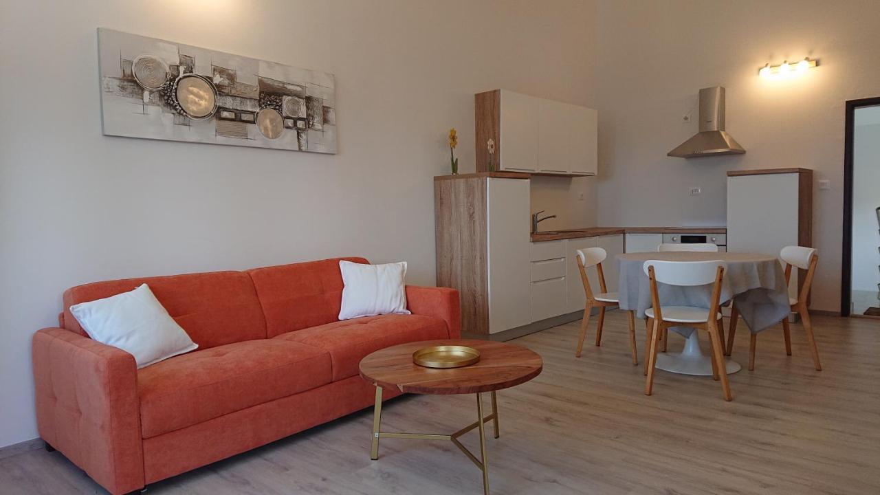 Irena Apartment Крес Екстериор снимка