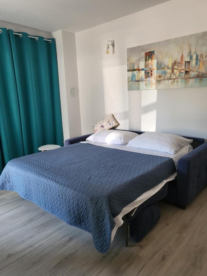 Irena Apartment Крес Екстериор снимка
