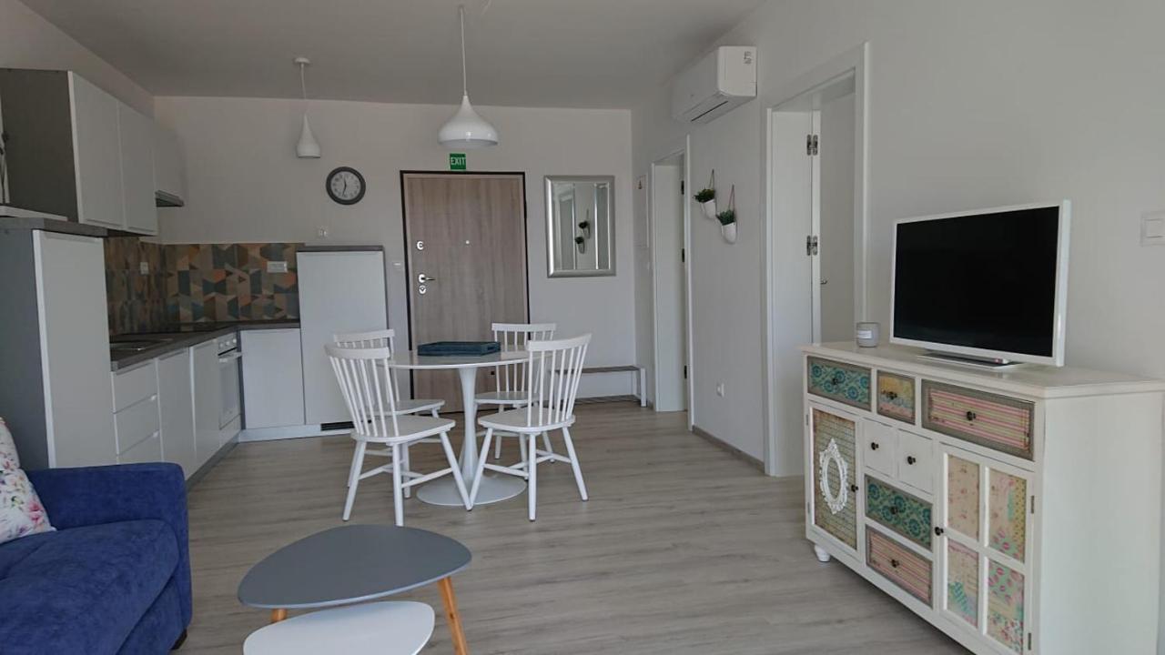 Irena Apartment Крес Екстериор снимка